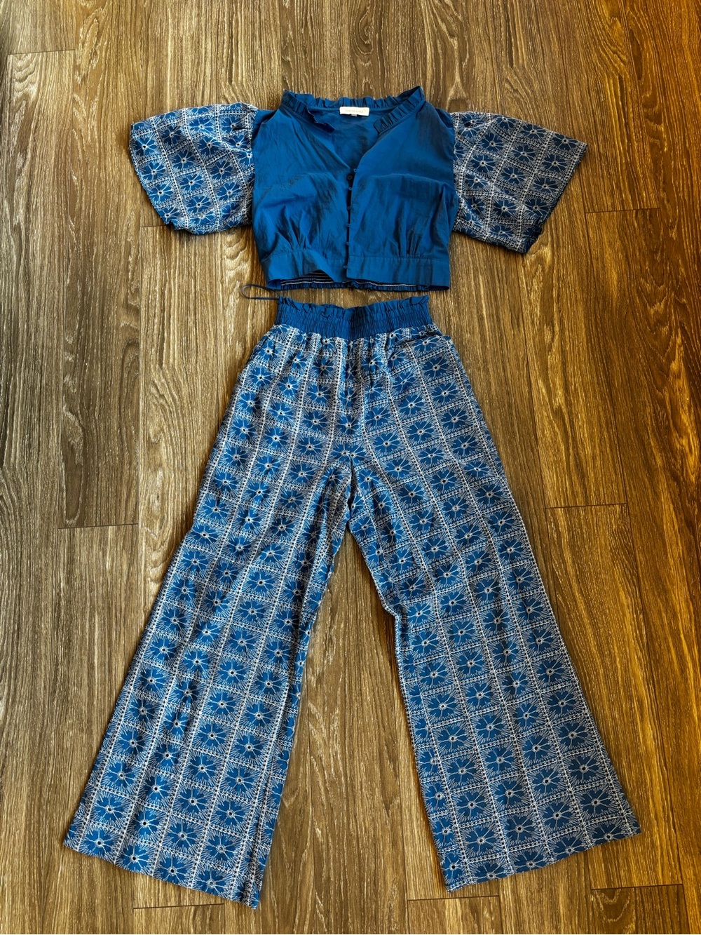 Solitaire Blue Printed Wide-Leg Pants and Cropped Button Top Set